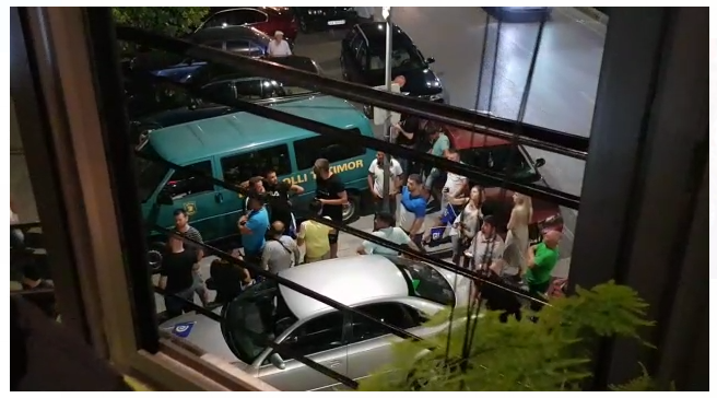 Gjirokastër, PD bën adetin, sajon një protestë para KZAZ-së: Rama ik, Rama ik… (VIDEO)