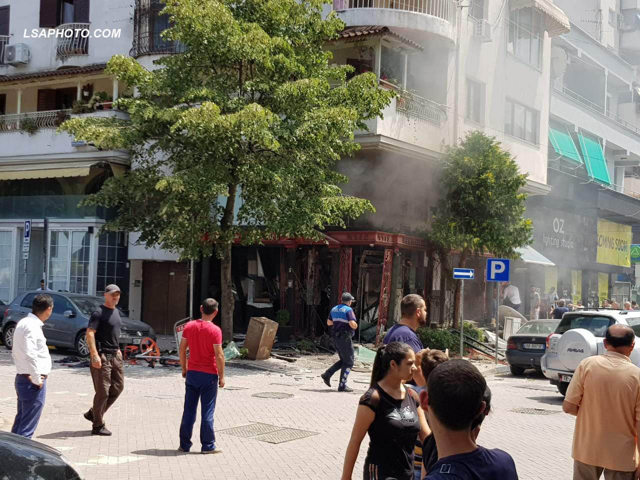 Tronditet Tirana, shpërthim i fuqishëm në ish-Bllok