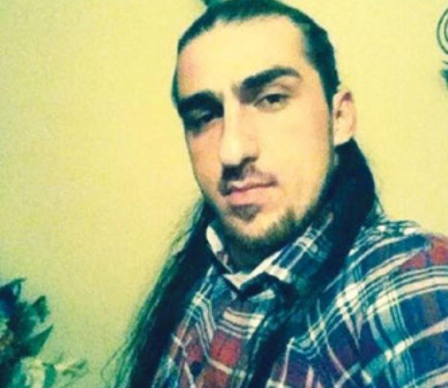 Zjarri në Greqi, i riu shqiptar hyn mes flakëve dhe shpëton dy qentë e familjes greke