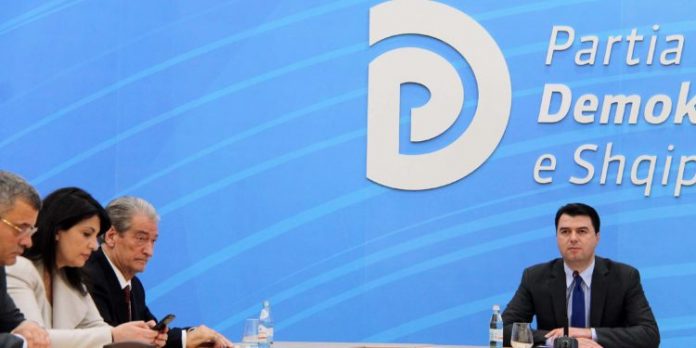 Ish-ministri demokrat trondit Bashën: Nuk iku Rama, por iku PD-ja