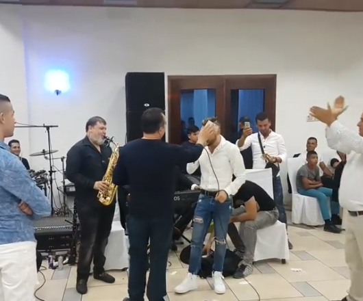 I fiksuar pas tallavasë/ Njihuni me kryebashkiakun e ri të Rrogozhinës (VIDEO)