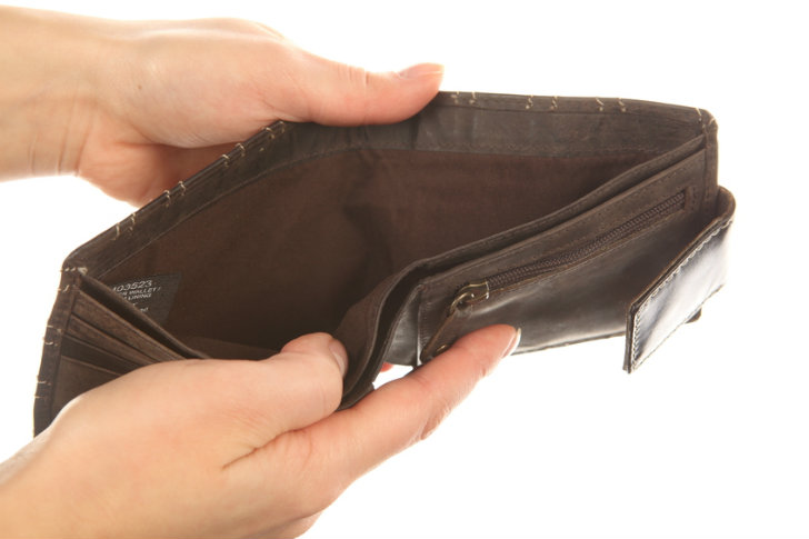 31% e familjeve shqiptare nuk përmbushin nevojat bazë për ushqime e veshje