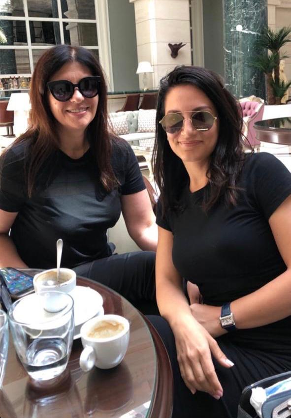 Zëdhënësja e Berishës pozon me Topallin, del hapur kundër Bashës