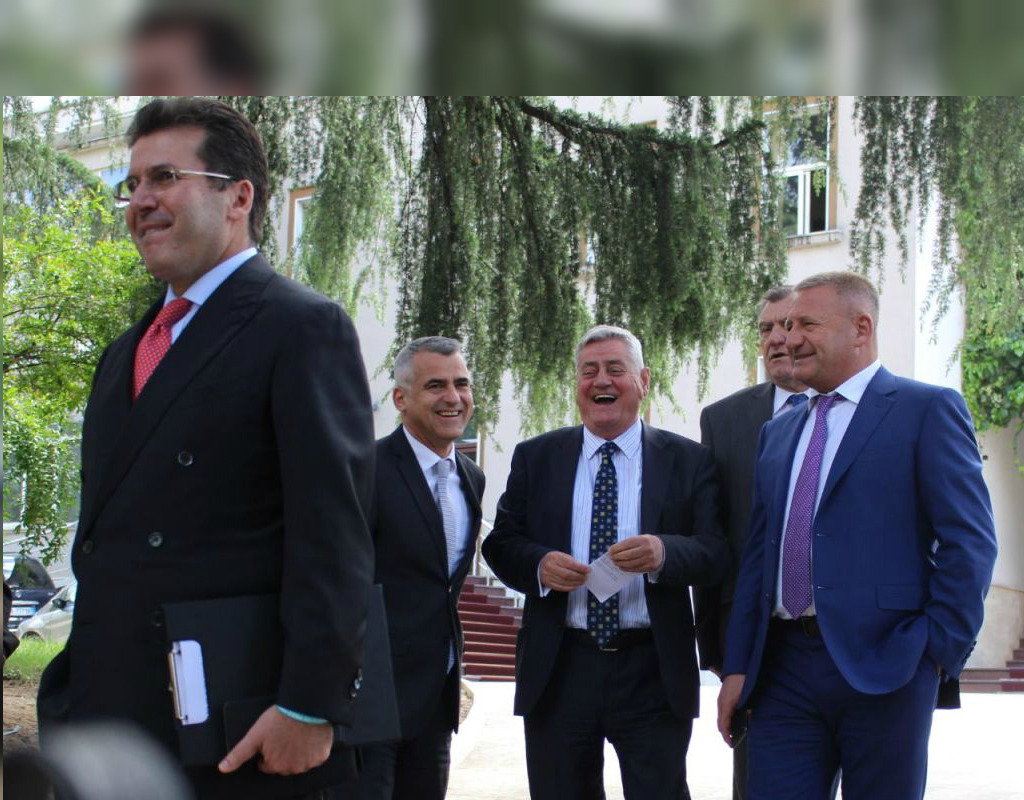 Pendohet opozita? Hyjnë në zgjedhje edhe me Ramën Kryeministër