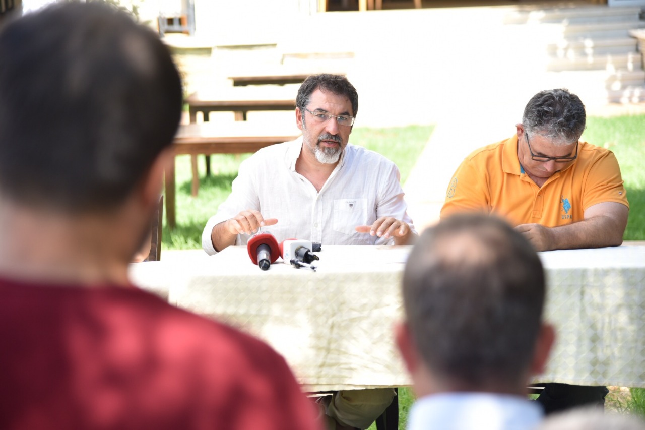 Zaptimi i plazheve në jug, Bledi Çuçi mbledh Task Forcën në Himarë: Asnjë tolerim për ata që shkelin ligjin. Reagoni ndaj denoncimeve të pushuesve (FOTO)