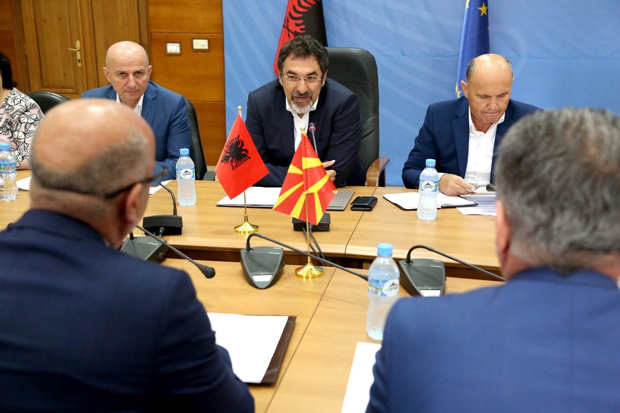 ​ Ministri Çuçi pret homologun nga Maqedonia e Veriut. Dakordësi për nënshkrimin e marrëveshjes që heq kontrollet e eksporteve bujqësore në kufi (FOTO)