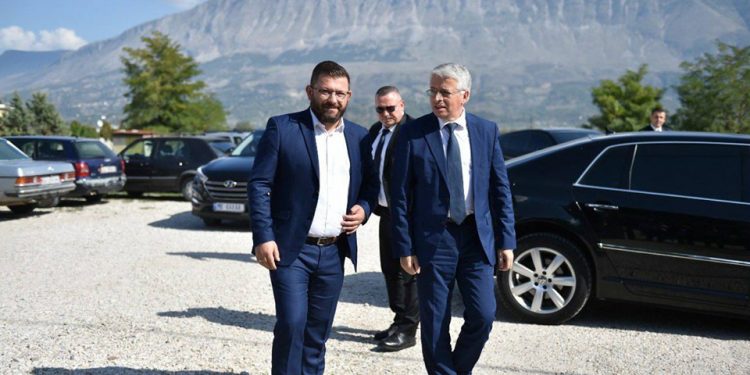 Çfarë nuk u pa nga vizita e Ministrit të Brendshëm në Dropull (FOTO)