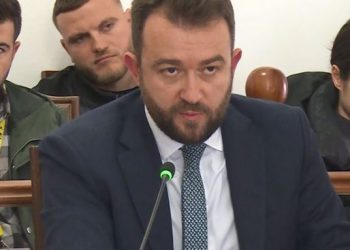 Dorëhiqet 7 muaj pasi mori detyrën drejtori i Doganave, ja kush e zëvendëson