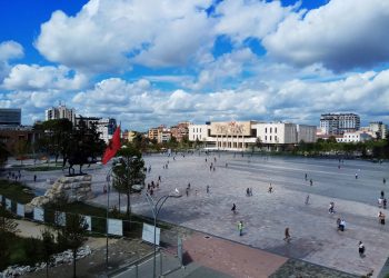 10 gënjeshtra që ne shqiptarët i besojmë dhe i trashëgojmë brez pas brezi