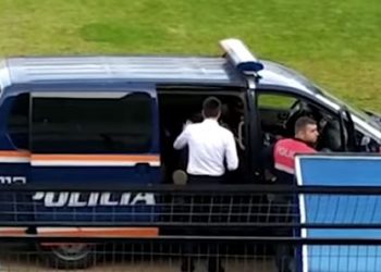 Çfarë ndodhi një ditë më parë në Gjirokastër, arbitrat u larguan me furgon policie pas revoltës së tifozëve