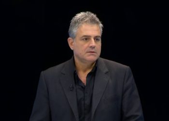 Që ta mbyll me Francën, legenin e vogël dhe karafilët e vendit