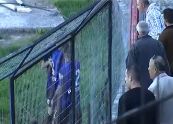 Gjirokastër, shihni momentin kur futbollistët e Luftëtarit kapen me tifozët (VIDEO)