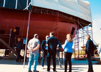 Po ndërtohet jahti i parë në Shqipëri (Detajet)