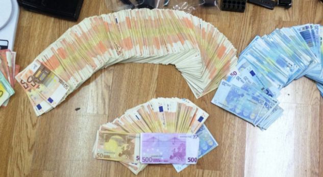 Tepelensi kapet në Këlcyrë me 3400 euro false (Emri)