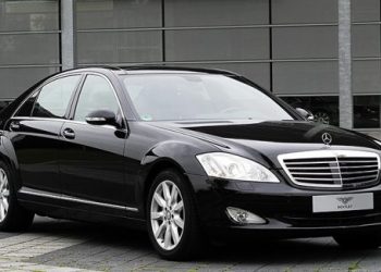 Qeveria u bën një tjetër favor të pasurve, ulen taksat për makinat e luksit (VIDEO)