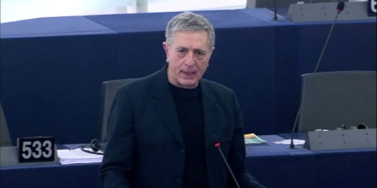 SYRIZA: Vetoja e Macron minon stabilitetin e Ballkanit