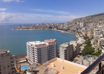 Sarandë, plan për të zgjidhur kaosin me trafikun e makinave gjatë sezonit veror