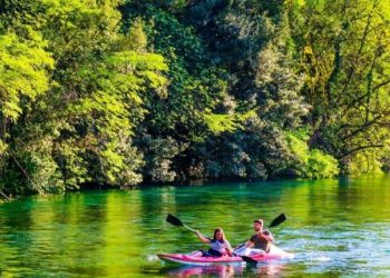 Turizmi në Zonat e Mbrojtura, më shumë se 900 mijë vizitorë vetëm në periudhën janar-shtator. Syri i Kaltër mes bukurive më të kërkuara