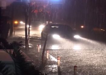 Alarm në Gjirokastër, përroi i Çullos rrezikon shtëpitë, ekipet e emergjencave dhe kryetari i bashkisë dalin në terren