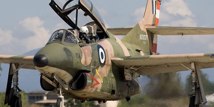 Shqipëria në emergjencë nga tërmeti/ Nisen avionët me skuadrat speciale nga Italia e Greqia