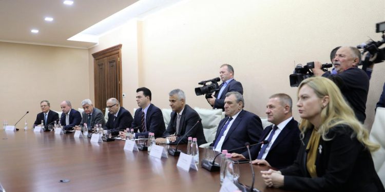 Meta nis takimin me partitë opozitare (VIDEO)