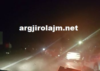 Aksident në autostradën Gjirokastër- Kakavijë, përplasen dy automjete pranë Dervicianit (FOTO)