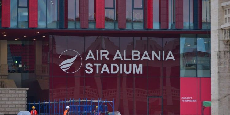 “Një xhevahir i vërtetë”, presidenti i UEFA-s i mahnitur nga “Air Albania Stadium”