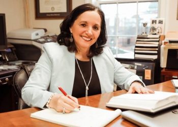 Kandidon për prokurore në SHBA, njihuni me gruan shqiptare