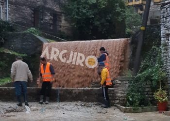 Përmbytje në Gjirokastër, shihni çfarë bëhet në “Varrosh” (FOTO)