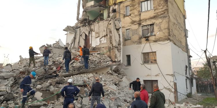 Pamje të rënda/Shihni pasojat e tërmetit (VIDEO)