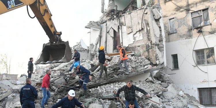 Pamje të rënda/Shihni pasojat e tërmetit (VIDEO)