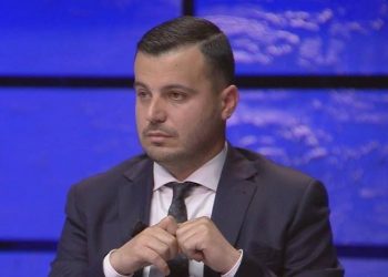 Ata që duhen arrestuar para gazetarëve