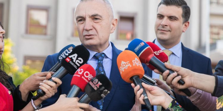 Meta: Zëdhënësi im është shantazhuar nga një ambasadë e huaj