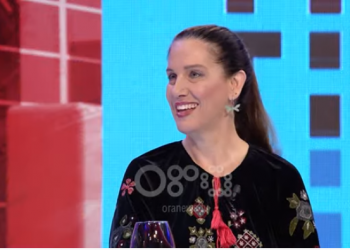 Mirela Kumbaro rrëfen ‘sekretet’ e rinisë: Më përjashtuan nga mësimi sepse kisha veshur pantallona të modës