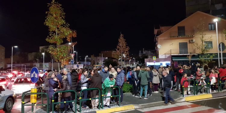 Paniku nga tërmeti i fuqishëm, shihni çfarë ndodh në Tiranë (VIDEO)