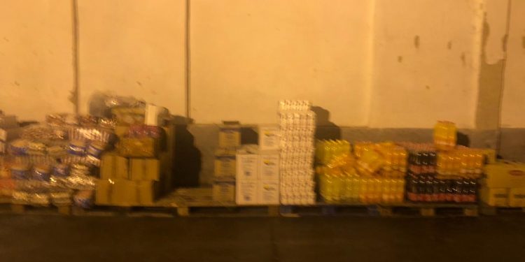 VIDEO/ Mbërrijnë në Durrës makinat me ndihma nga Gjirokastra