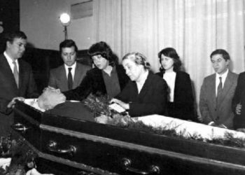 Dëshmia e panjohur më parë: Natën e vdekjes Enverit iu bë operacion sekret ne morg