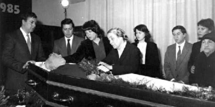 Dëshmia e panjohur më parë: Natën e vdekjes Enverit iu bë operacion sekret ne morg