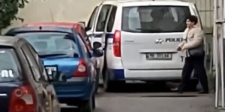 Vodhën ndihmat për të prekurit nga tërmeti, arrestohet shefi i rendit në Rinas