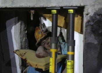 Kërkoi cigaren e fundit dhe mbylli sytë përjetë, ky është i riu që i buzëqeshi vdekjes në Thumanë pas 17 orësh nën rrënoja