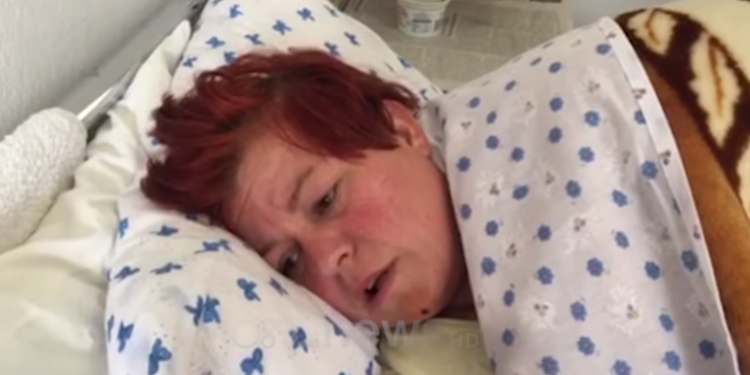 Gruaja nga Lazarati rrëfen dhunën nga nipi i burrit (VIDEO)