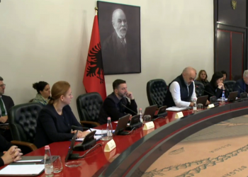 Rama mbledh qeverinë, shpallet gjendja e jashtëzakonshme