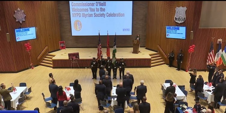 150 shqiptarë shërbejnë në policinë e Nju Jorkut (VIDEO)