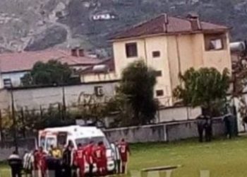 Dhuna, reagon ekipi i Këlcyrës: Ndeshja ishte normale! I urojmë shërim lojtarit mik (Por nuk sqaron si u dëmtua)