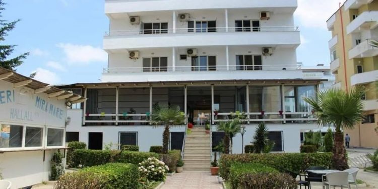 Tërmeti, shihni çfarë ka mbetur nga hoteli “Mira Mare” në Durrës (FOTO)