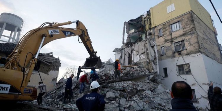 Tërmeti, shkon në 6 numri i viktimave. Dy persona u nxorrën nga hoteli në Durrës (FOTO)