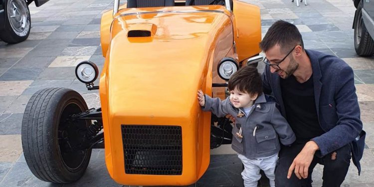 Lotusi shqiptar, makina që u ndërtua 10 vite më parë në një fshat të Fierit (FOTO)