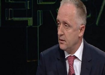 Gazetarët e televizioneve, heronjtë e ditës!