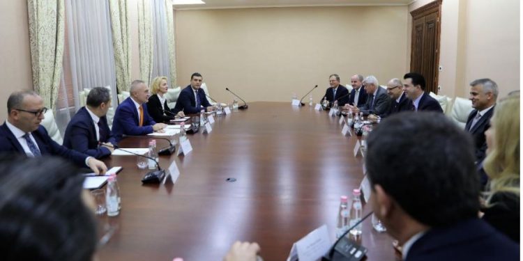 Meta dakord me opozitën: zgjedhje të parakohshme të menjëhershme