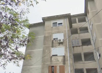 Gjirokastër, rikthehet rreziku tek pallati në lagjen “Punëtori” (VIDEO)